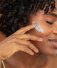 Le gommage soyeux (exfoliant visage)