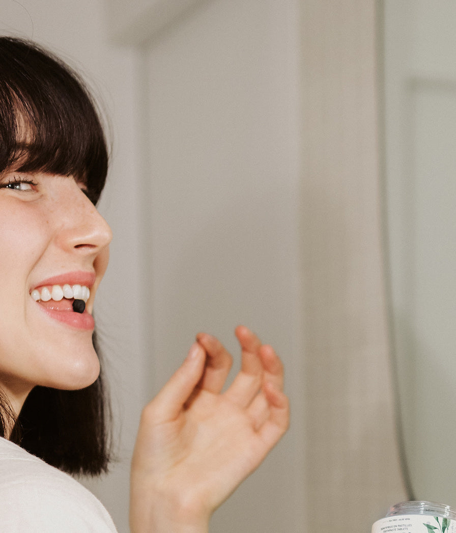 Dentifrice en pastilles - Menthe fraîche + Charbon actif