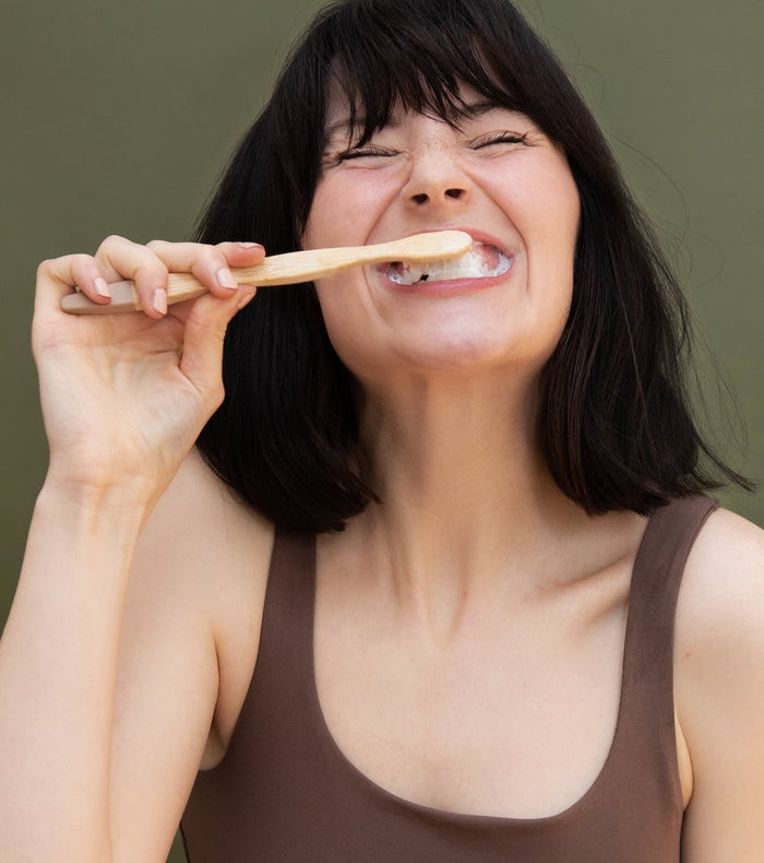 Dentifrice en pastilles - Menthe fraîche + Charbon actif